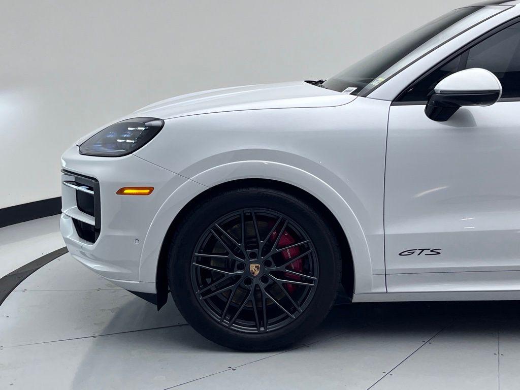 2025 Porsche   31
