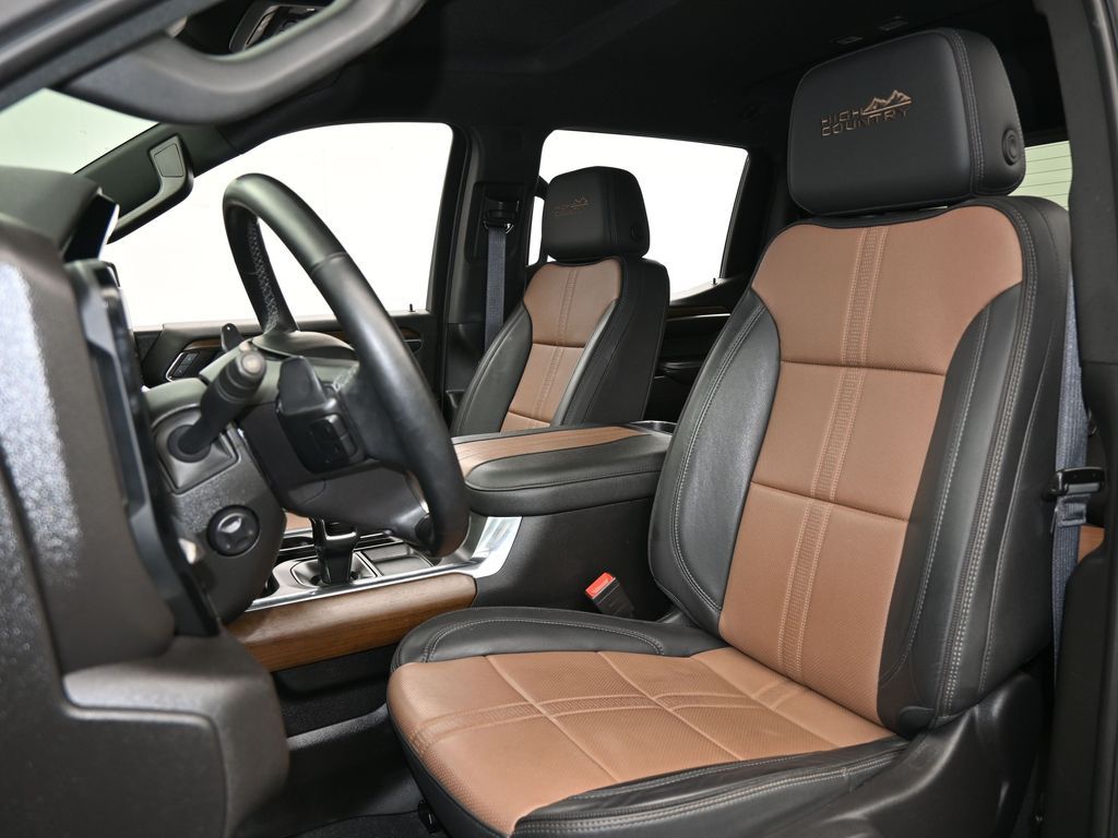 Used 2024 Iridescent Pearl Tricoat Chevrolet High Country image 10