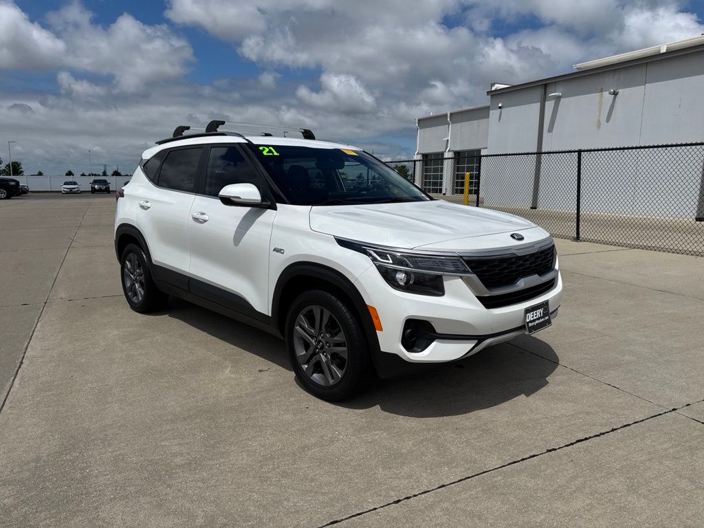 Snow White Pearl 2021 Kia Seltos S AWD SUV / Crossover All-Wheel Drive Continuously Variable Transmission