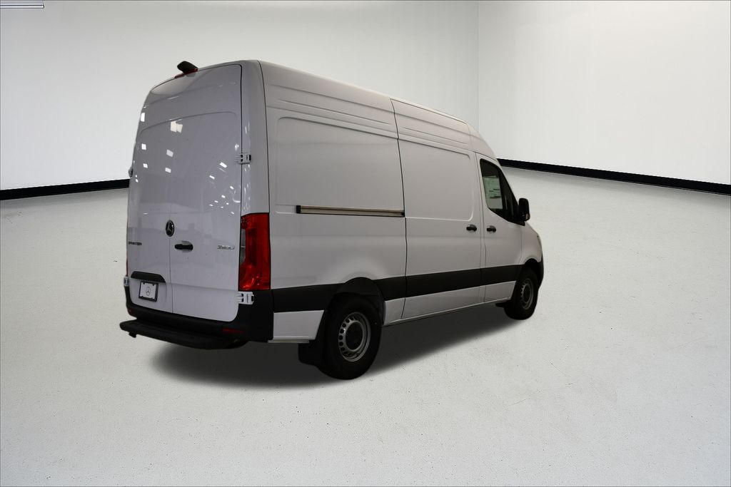 Thumbnail: 2026 Mercedes-Benz Sprinter - 8