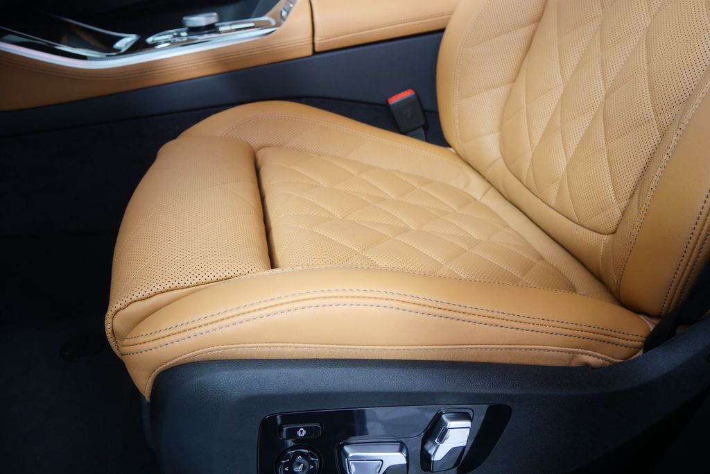 Thumbnail: 2026 BMW X5 - 10