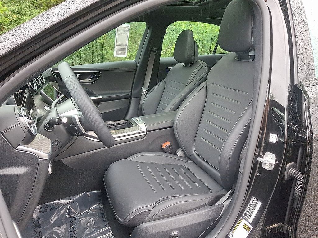 Thumbnail: 2025 Mercedes-Benz C-Class - 10