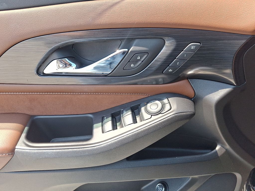 Thumbnail: 2018 Chevrolet Traverse - 15