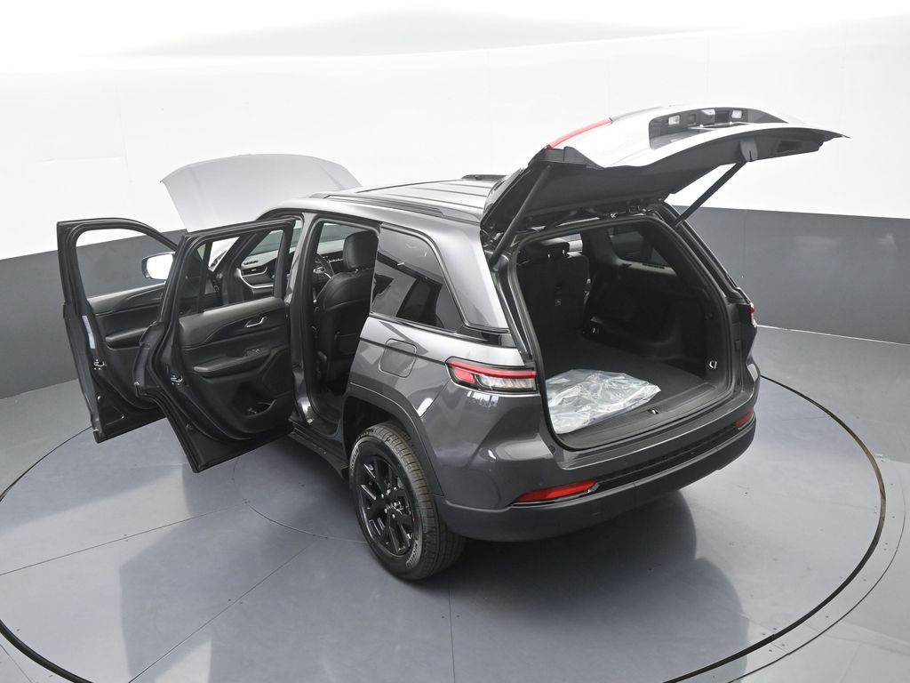 New 2025 Baltic Gray Metallic Clearcoat Jeep Altitude X image 51