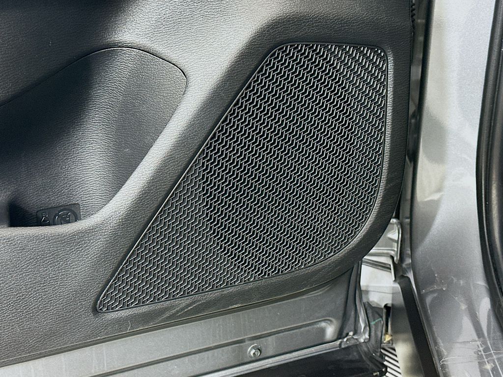 Thumbnail: 2022 Mitsubishi Outlander - 19