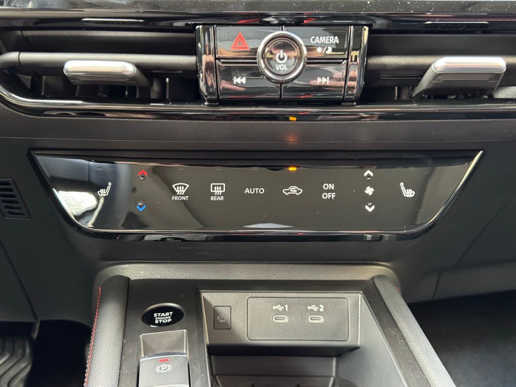 New 2026 Canyon Bronze Metallic Nissan SR image 19