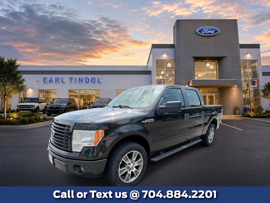 Tuxedo Black Metallic 2014 Ford F-150 Pickup Truck 4X2 6-Speed Automatic