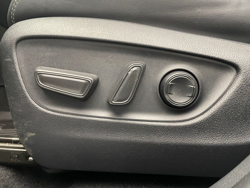2021 Toyota RAV4 XLE Premium 14