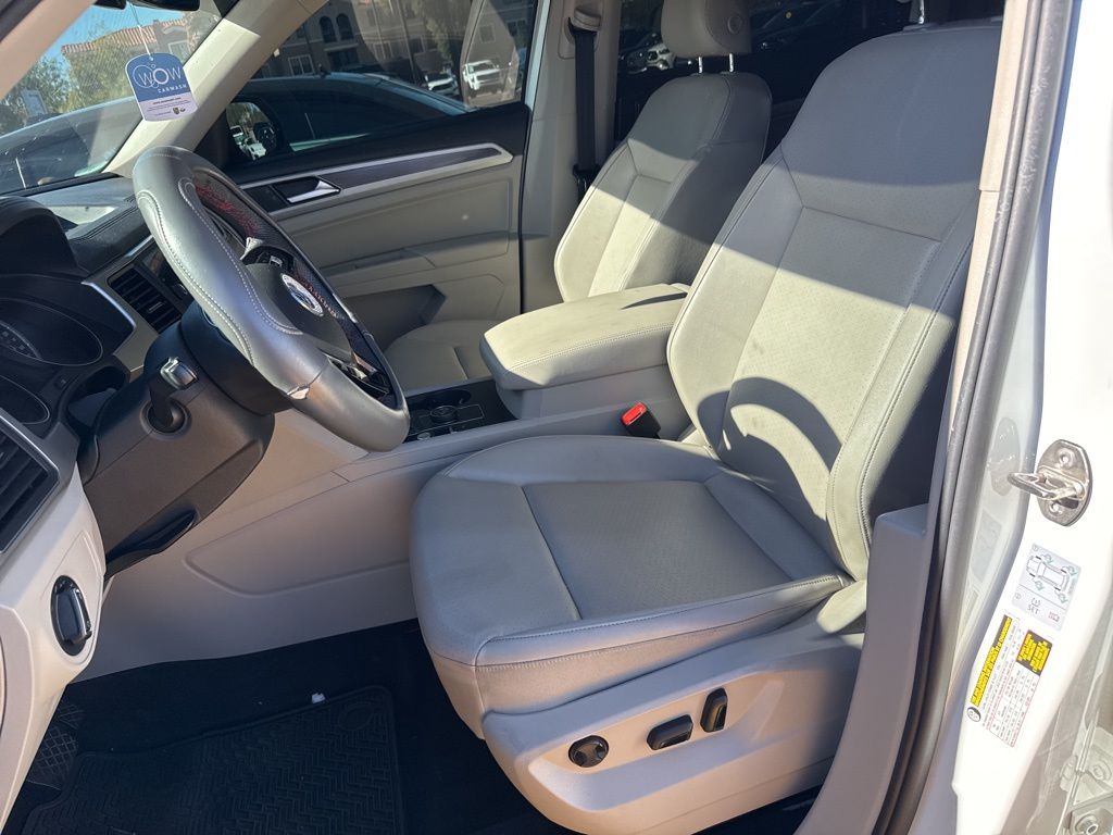 Thumbnail: 2018 Volkswagen Atlas - 9