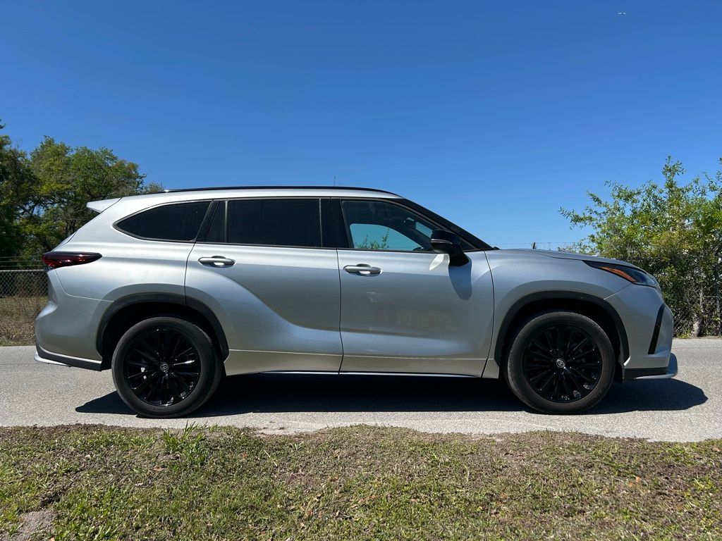 Thumbnail: 2025 Toyota Highlander - 6