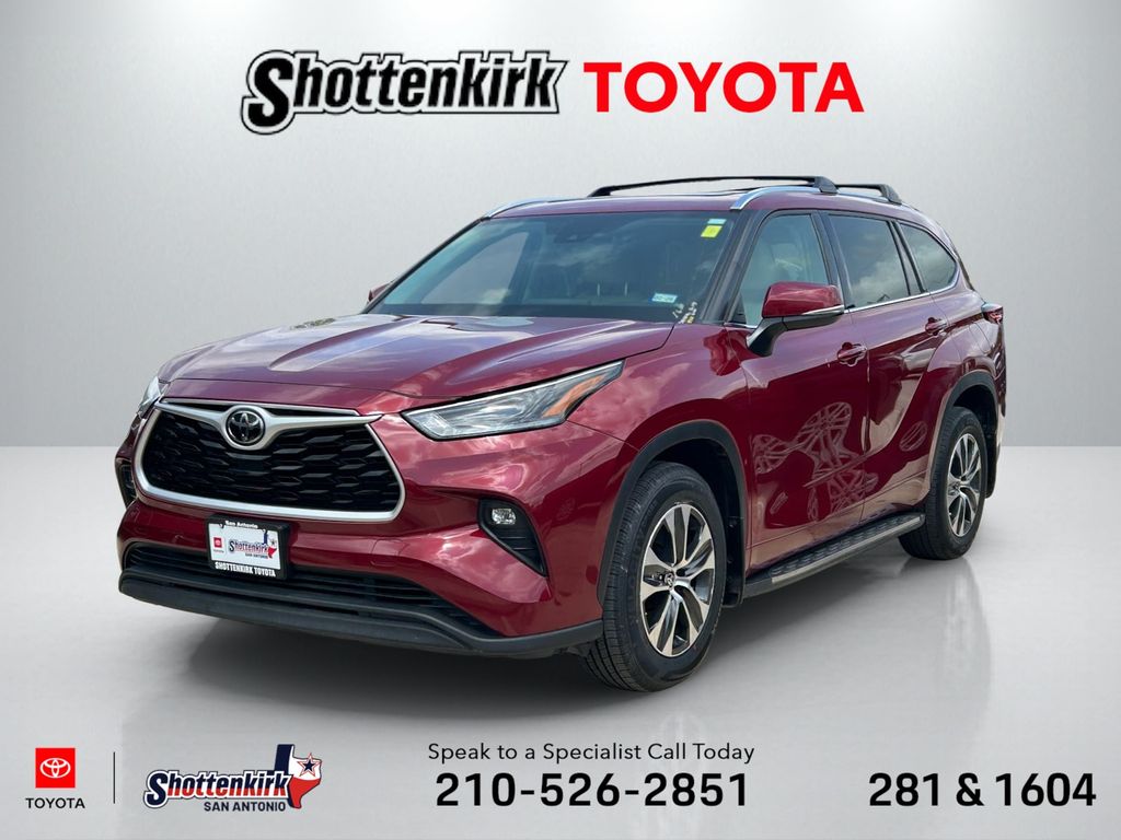 2021 Toyota Highlander XLE 4x4 V6's photo