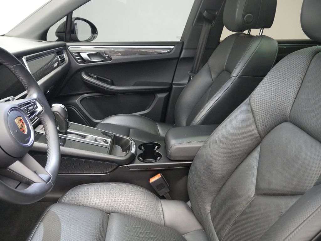 Thumbnail: 2023 Porsche Macan - 5