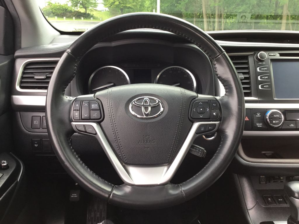 2019 Toyota Highlander XLE 18