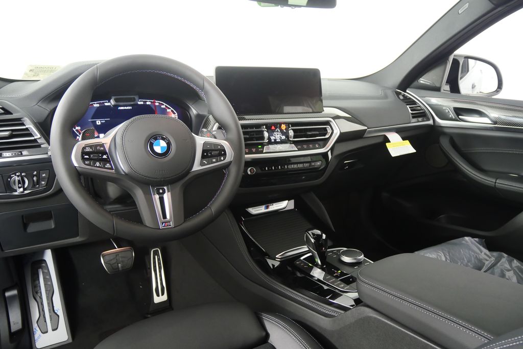 Thumbnail: 2025 BMW X4 - 18