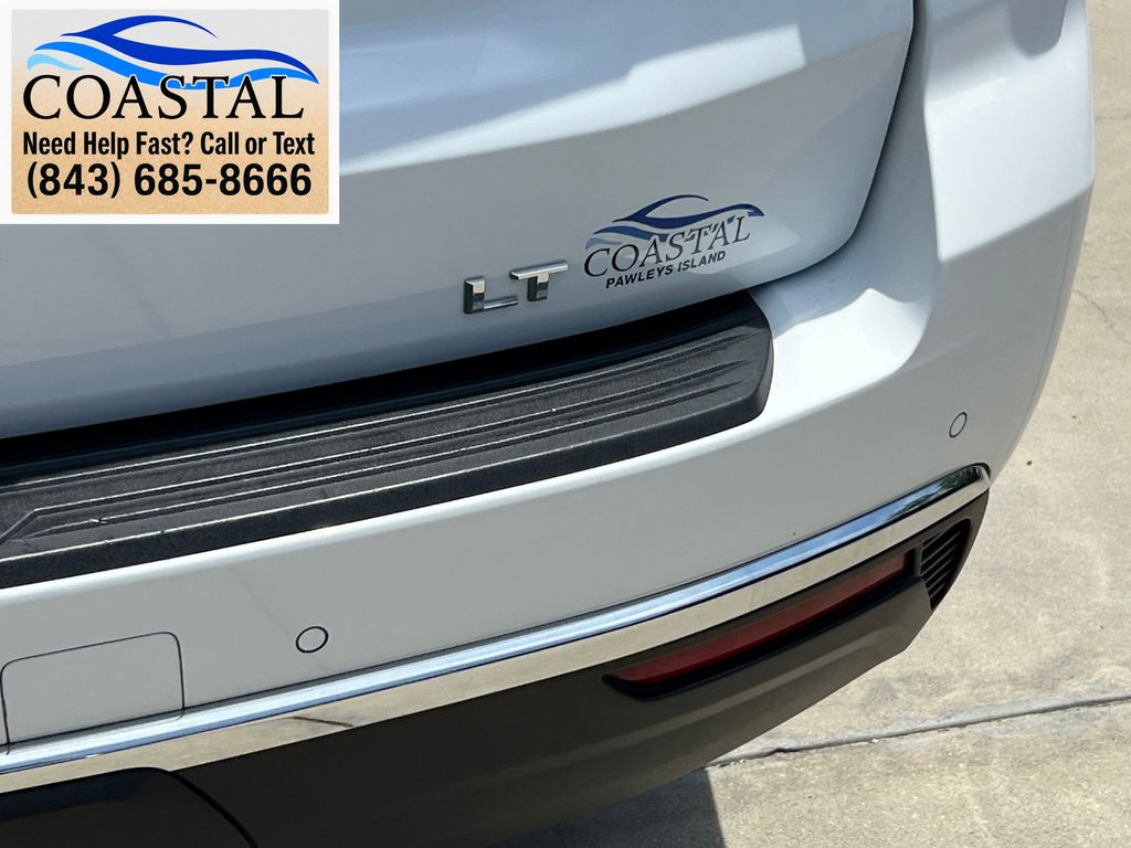2023 Chevrolet Suburban LT White at Bob King Buick GMC