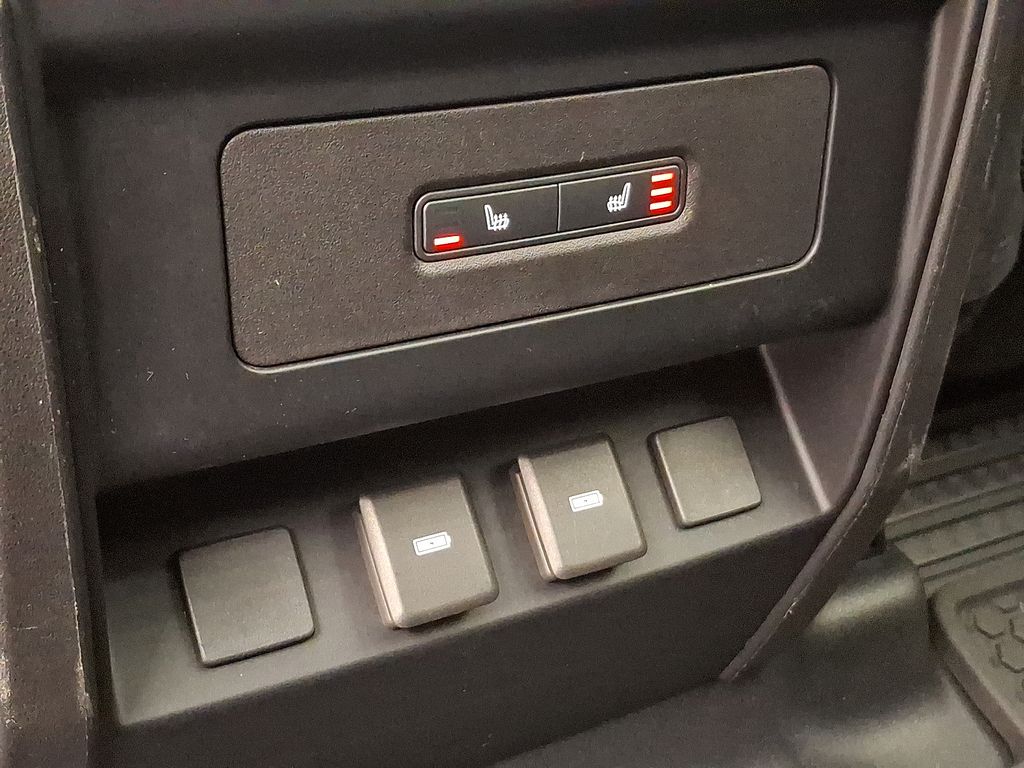 Thumbnail: 2023 Land Rover Defender - 11