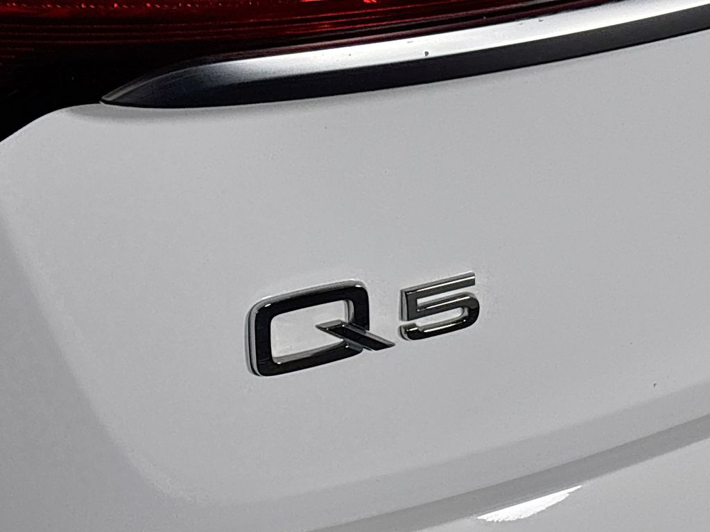 2023 Audi Q5 45 S line Prestige