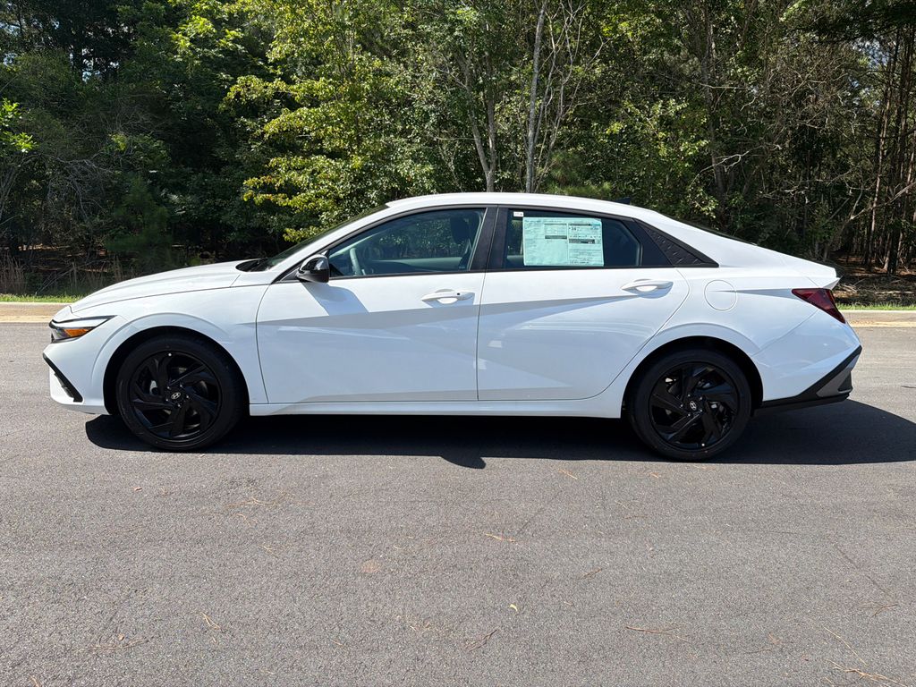 New 2026 White Hyundai SEL Sport image 2
