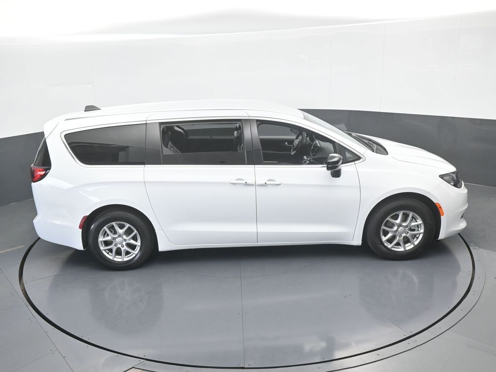 Used 2026 Bright White Clearcoat Chrysler LX image 50