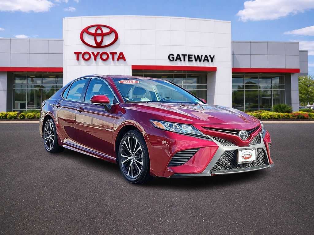 Thumbnail: 2018 Toyota Camry - 3