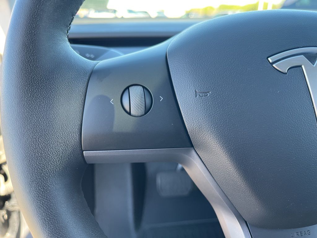 Thumbnail: 2022 Tesla Model 3 - 20