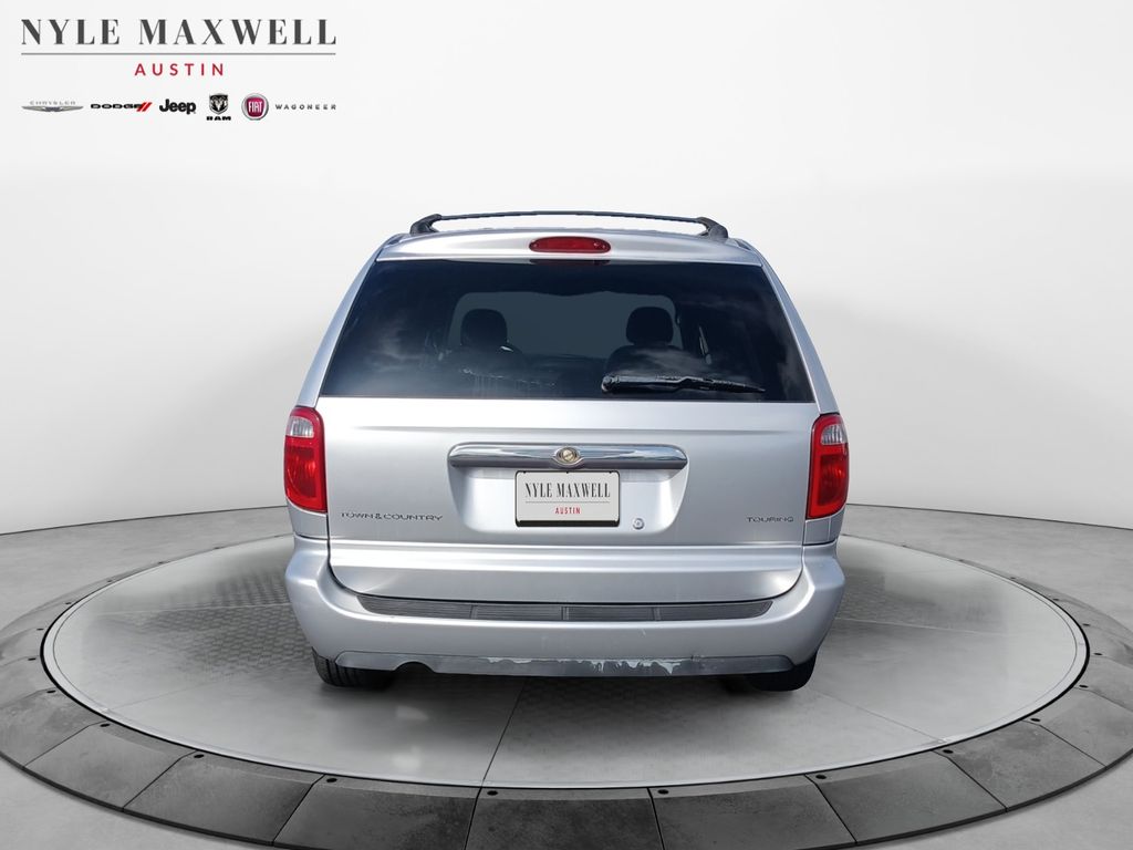Used Car 2005 Chrysler Town & Country  Touring For Sale Under $10,000 In Austin, Texas
