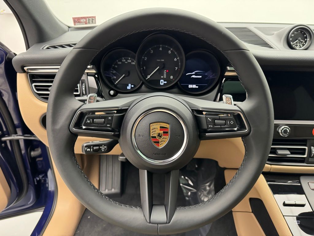 2024 Porsche Macan  13