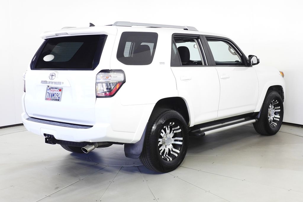 Thumbnail: 2015 Toyota 4Runner - 7