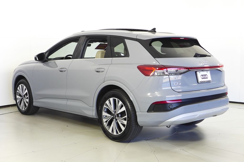 Thumbnail: 2023 Audi Q4 e-tron - 9