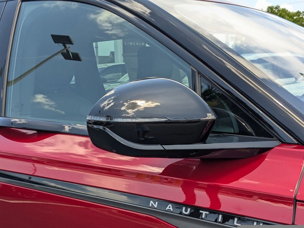 2025 Lincoln Nautilus Hybrid Premiere