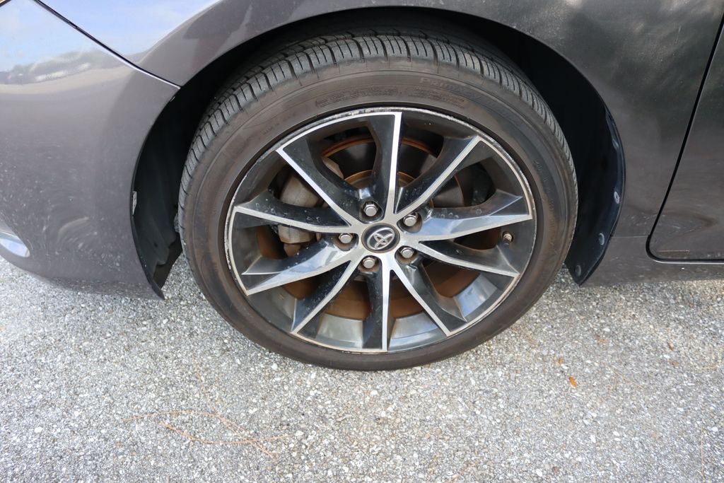 Thumbnail: 2016 Toyota Camry - 4