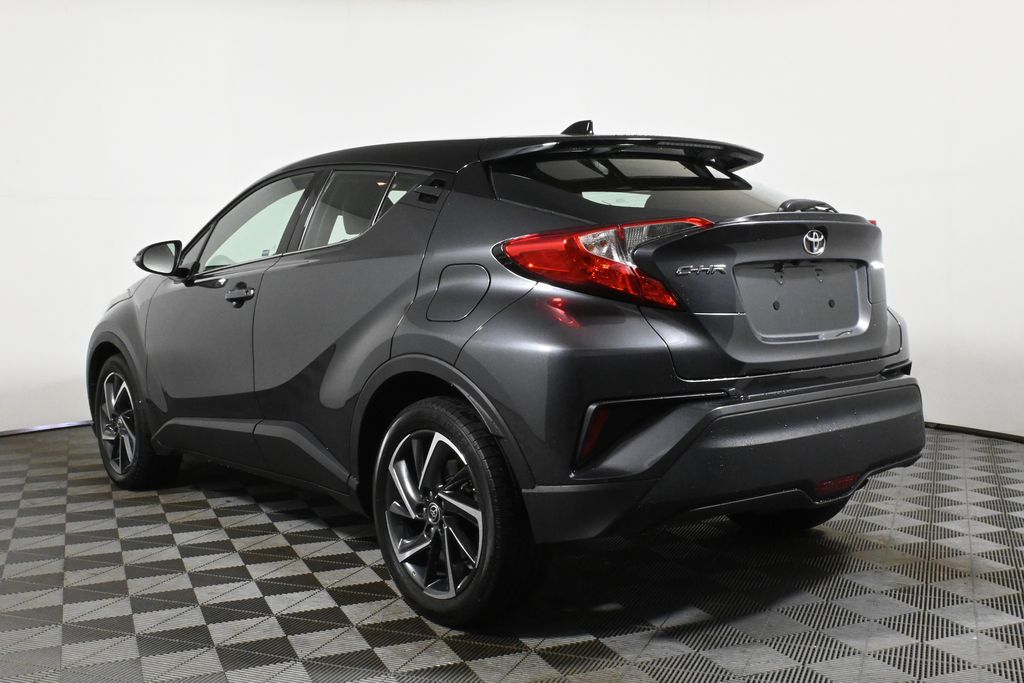 2022 Toyota C-HR XLE 6