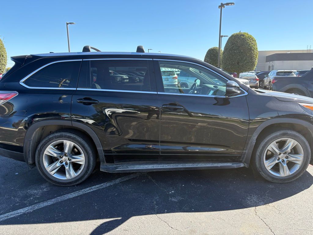 Thumbnail: 2015 Toyota Highlander - 7