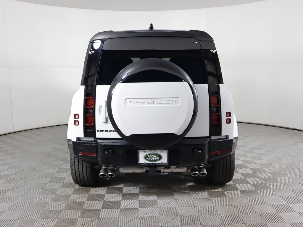 2025 Land Rover Defender 110 6