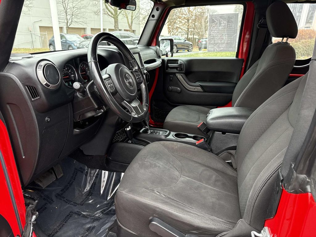 Thumbnail: 2016 Jeep Wrangler - 31