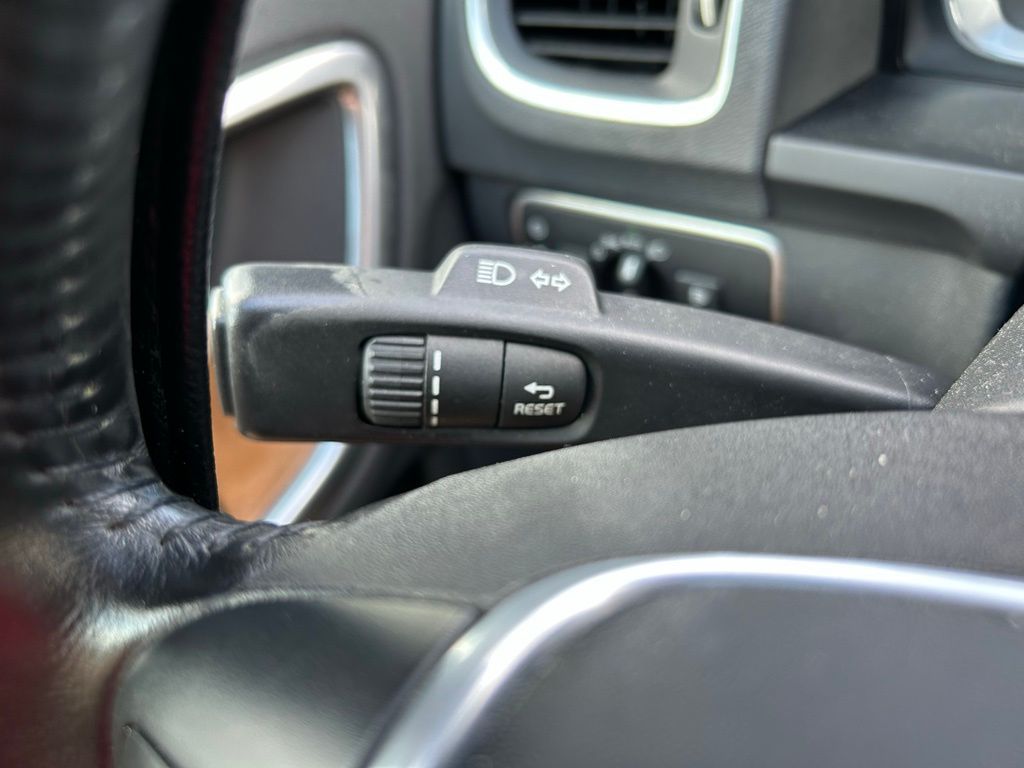 Thumbnail: 2016 Volvo S60 - 23