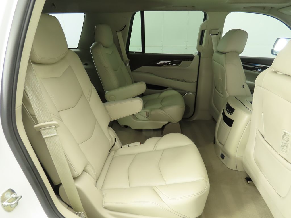 2017 Cadillac Escalade Luxury 23