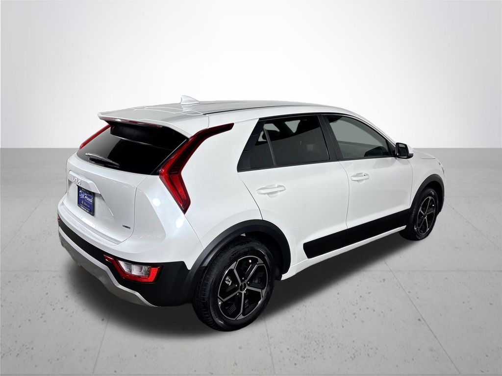 2023 Kia Niro LX