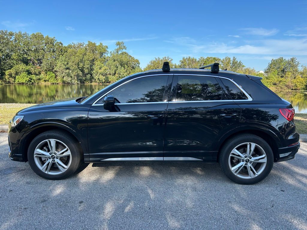 Thumbnail: 2022 Audi Q3 - 2