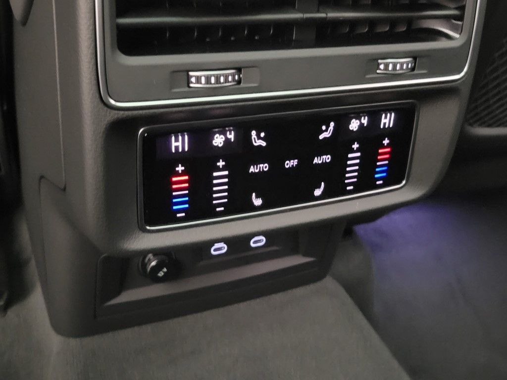 Thumbnail: 2026 Audi Q7 - 25