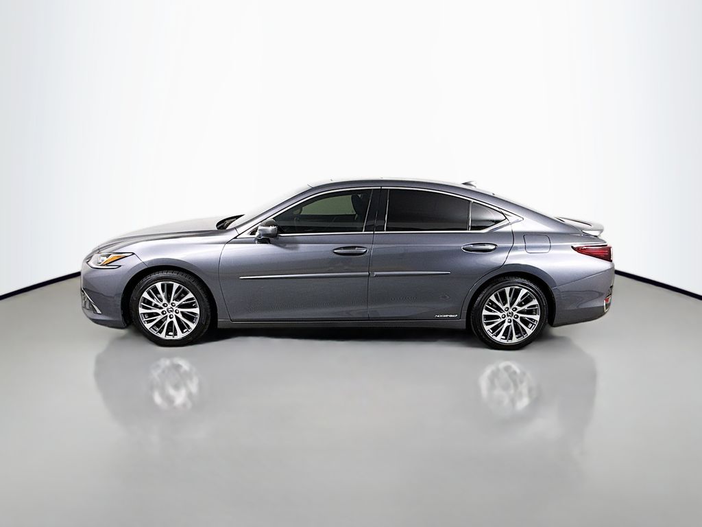 Thumbnail: 2020 Lexus ES - 8