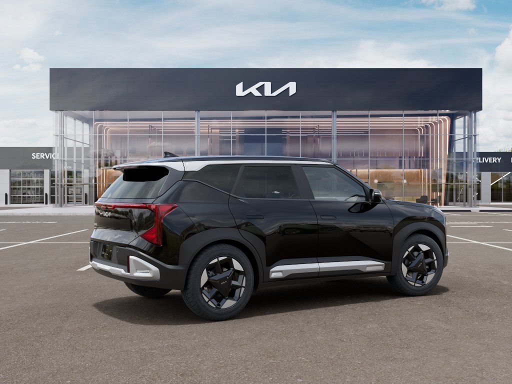 New 2027 Black Kia S image 6