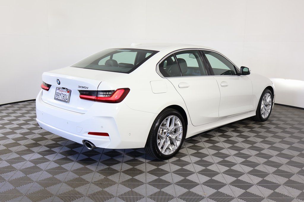 Thumbnail: 2025 BMW 3 Series - 4