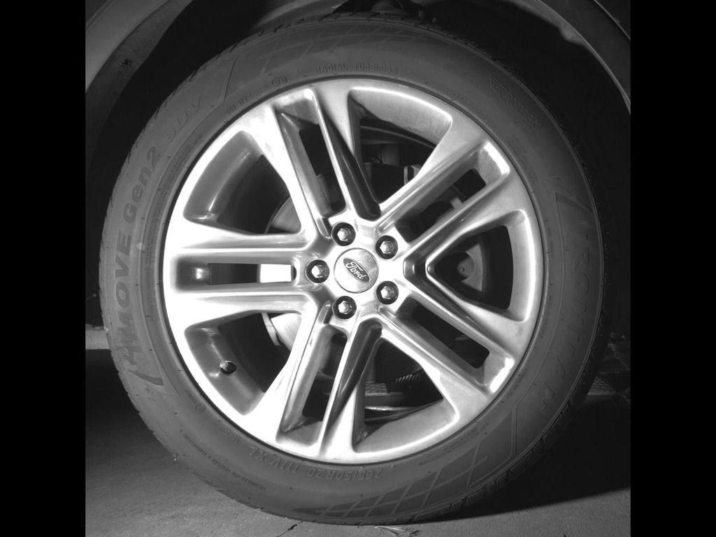 Used 2016 Magnetic Ford XLT image 9