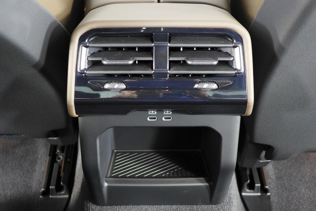 Thumbnail: 2025 BMW i5 - 25