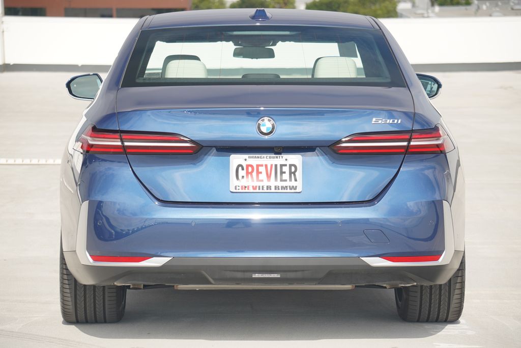 Thumbnail: 2025 BMW 5 Series - 6