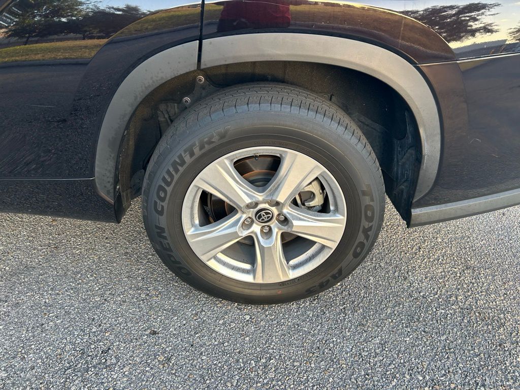 2022 Toyota Highlander L 9