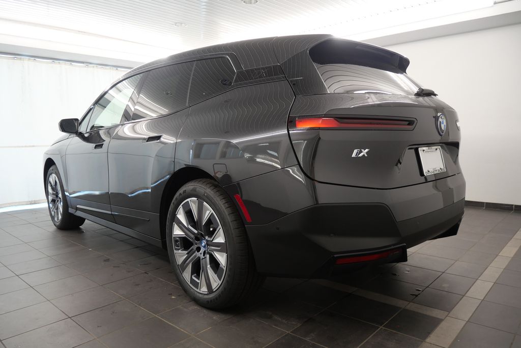 2025 BMW iX xDrive50 5