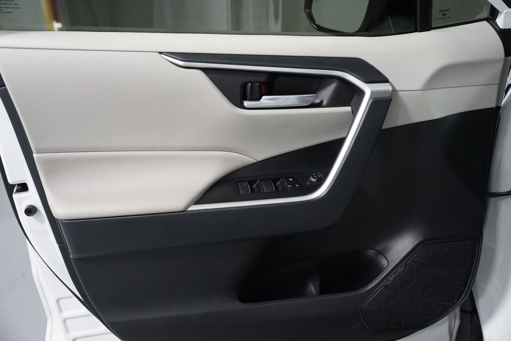 Thumbnail: 2024 Toyota RAV4 - 30