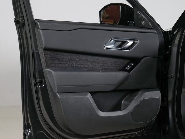 Certified Used 2025 Gray Land Rover Dynamic SE image 25